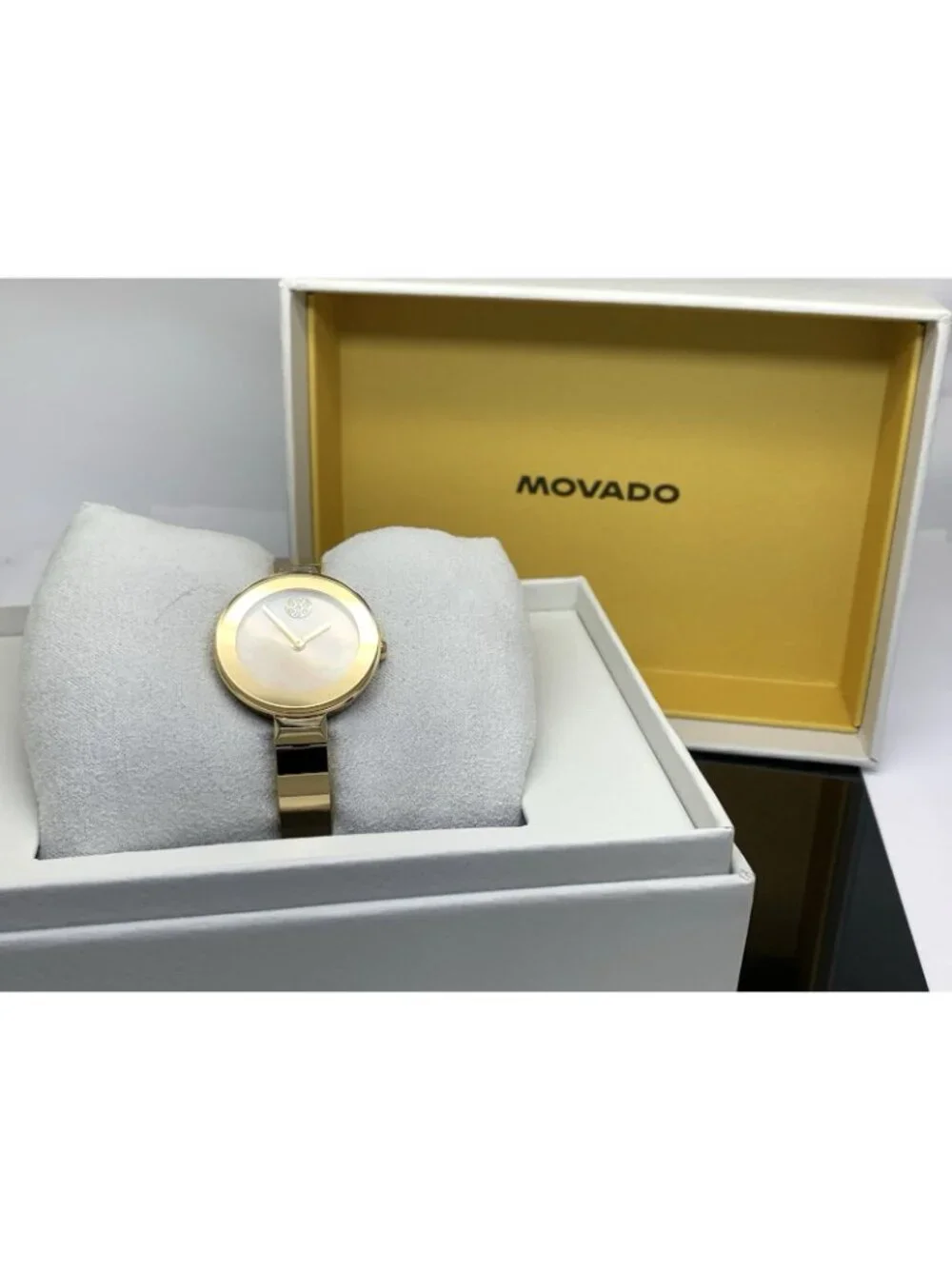 Movado Women's Watch 3600627 Bold Mother of Pearl Dial Swiss Quartz Steel 28mm